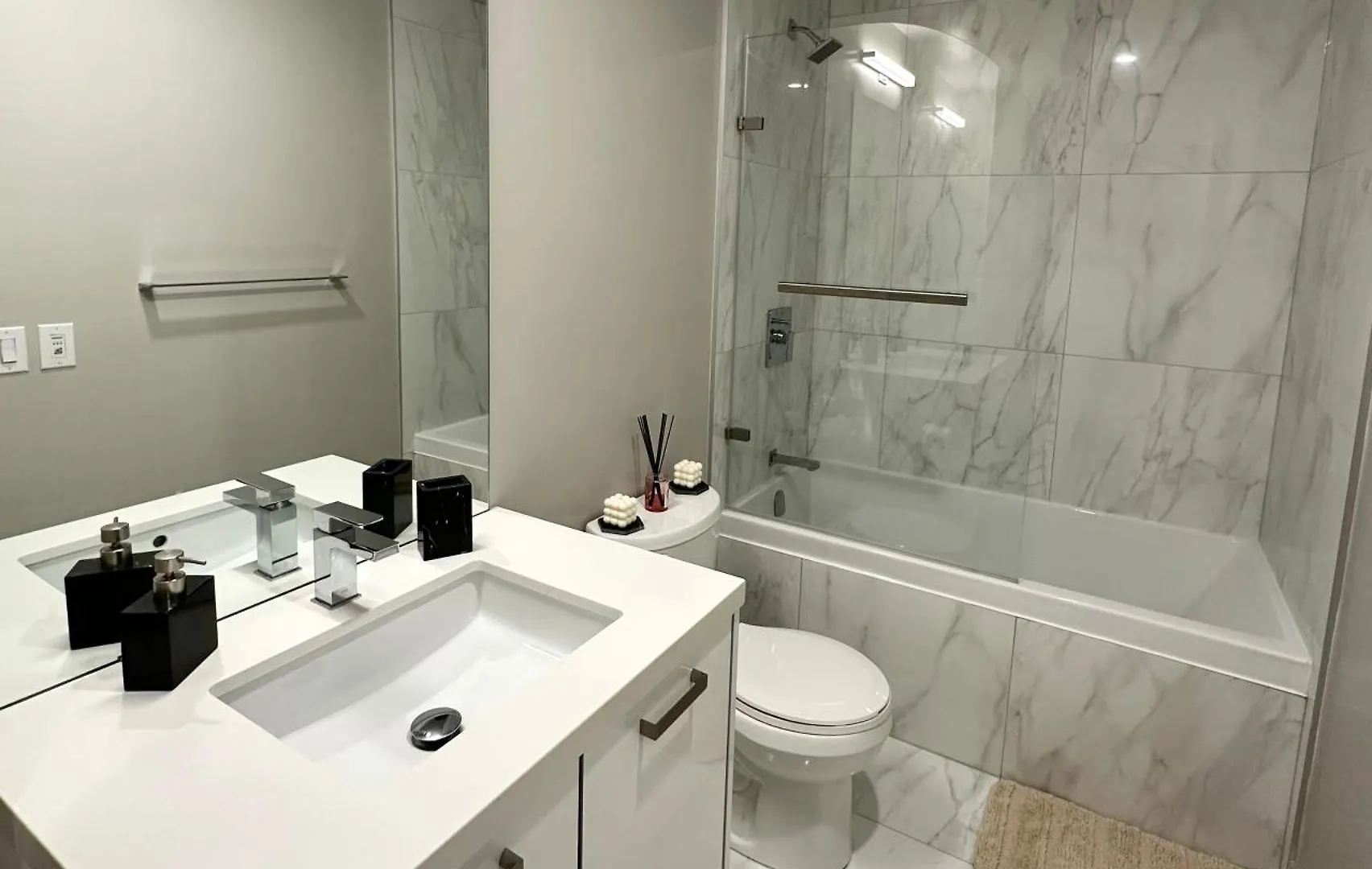 Hotel House Of Ce Toronto Pensjonat